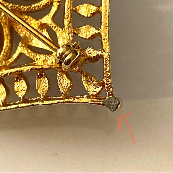 Vintage signed Vendome Enamel Gold Brooch - Picture 12 of 12